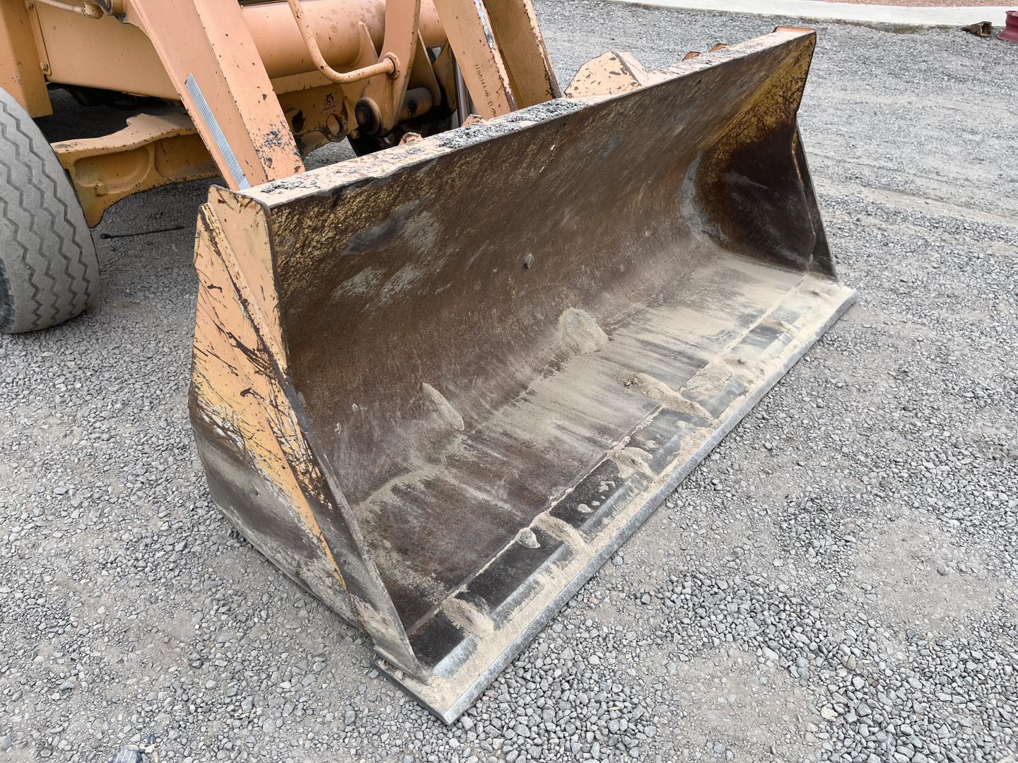 ./imagenes/INVOICE/2019/17260/CARGADOR CON ESCREPA JOHN DEERE 210LE (9).JPG